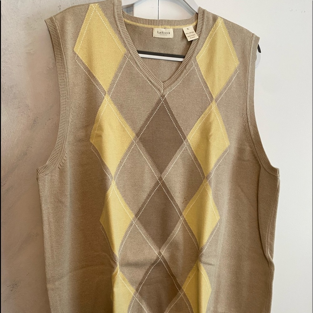 Van Heusen Mens v neck cotton sleeveless vest(XL)